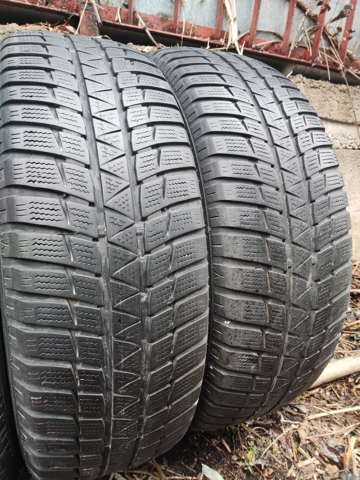4бр зимни гуми 215/65/16 Falken Euro Winter 
6mm грайфер
Добри състоян