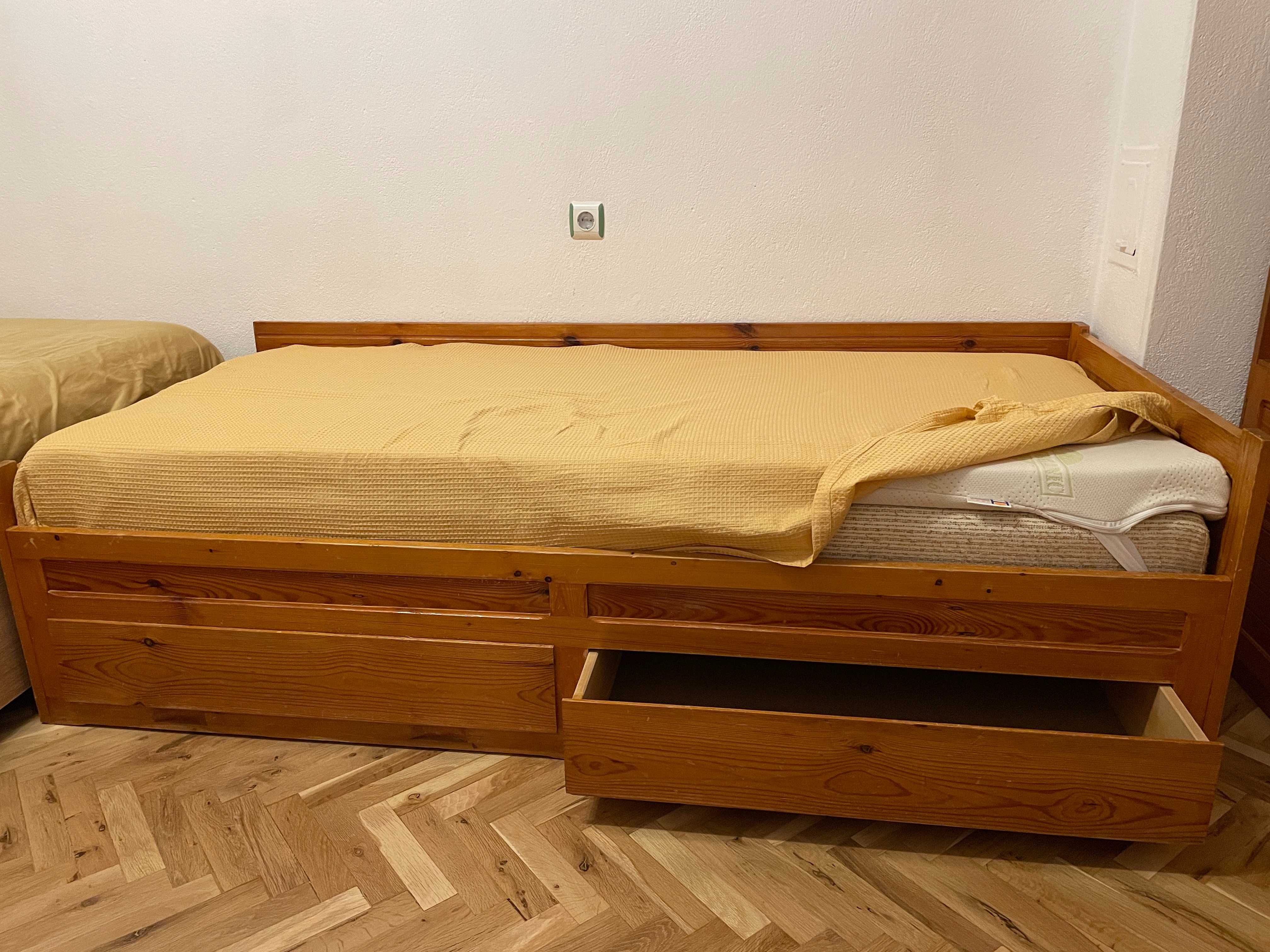 Легла от дърво -  2 броя 82/190