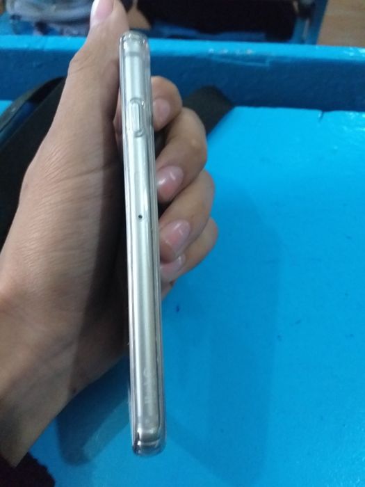 Iphone 8  64 gb ideal