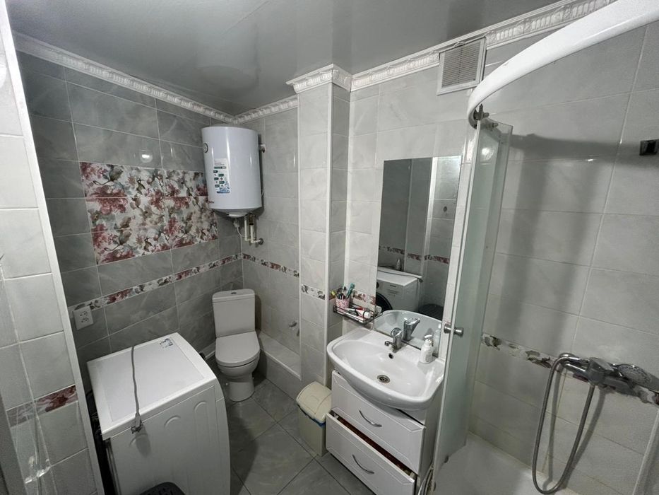 ул. Вернадского. 4-комн, студия. Год 1980. Кирпич. Не угловая. Этаж 4