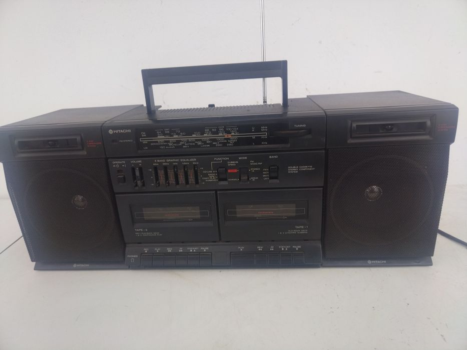 Двукасетъчен радио касетофон HITACHI 
HITACHI  TRK-W530E