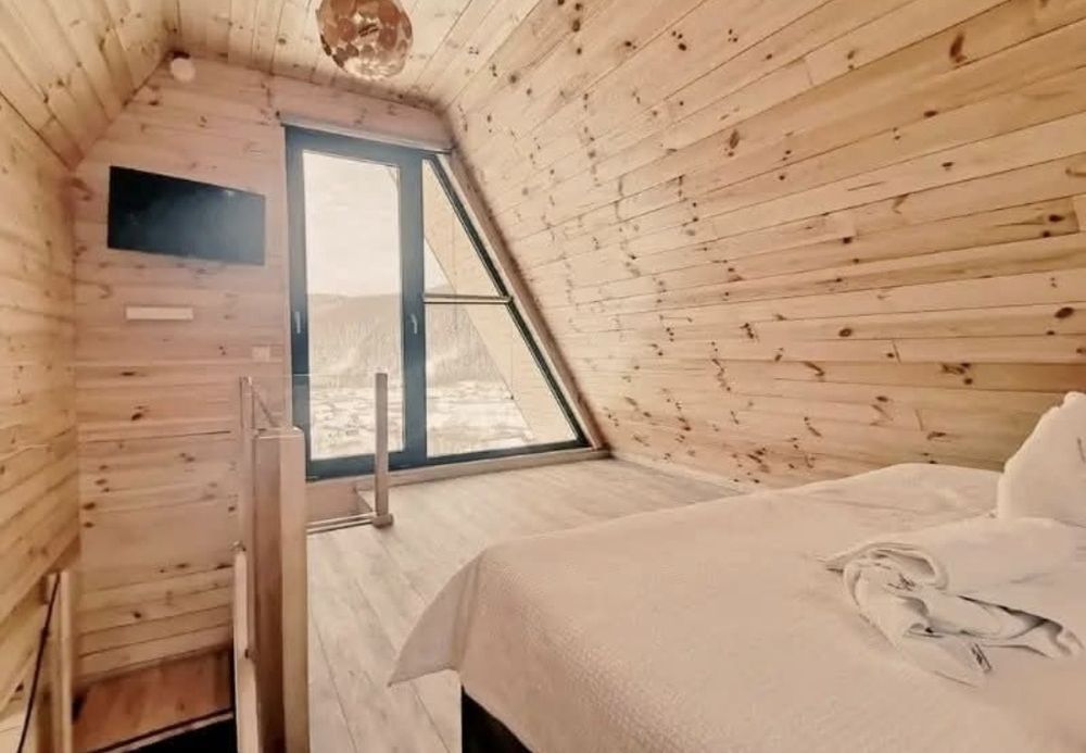 Vand cabane din lemn