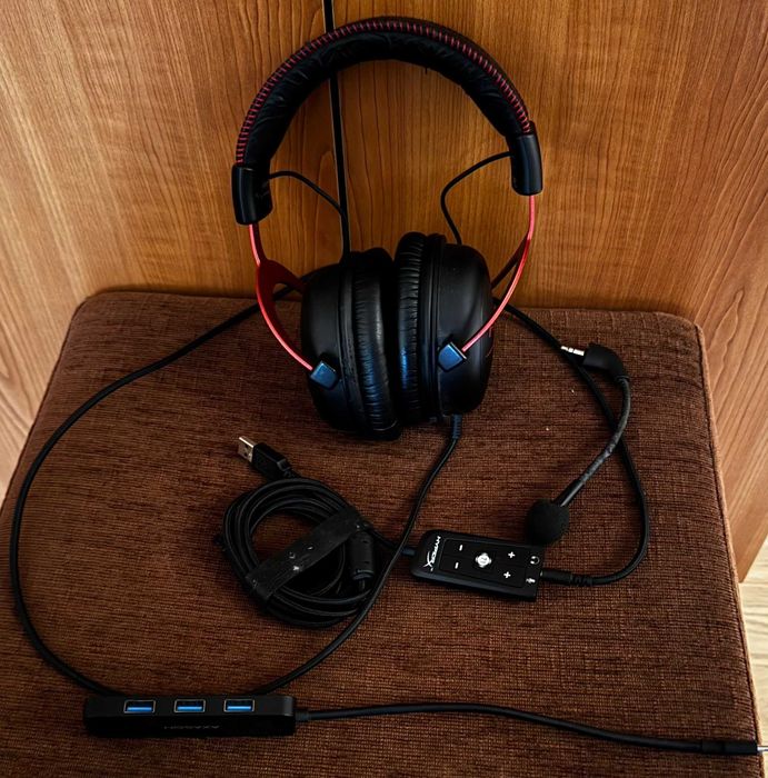 Laptop Gaming Lenovo IdeaPad 3 + Cooler + Căști HyperX Cloud II