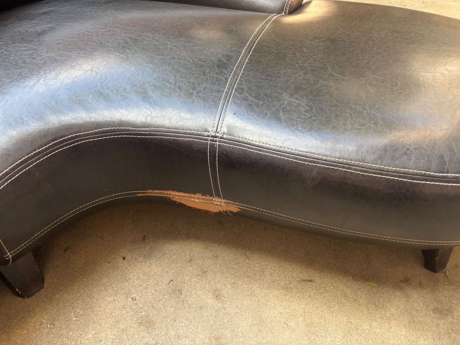 Кожен диван 3 м х 2 м