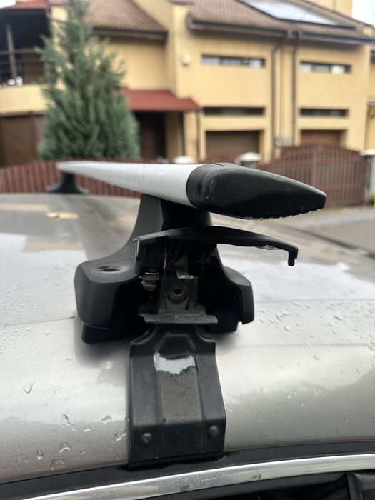 Bare transversale Thule originale pentru autoturism