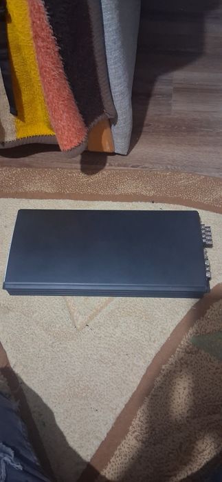 Vând amplificator auto blaupunkt