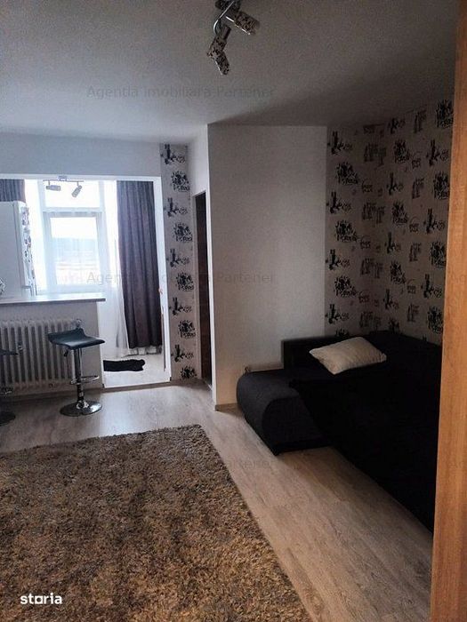 Garsoniera Craiovei, etaj 6, mobilata