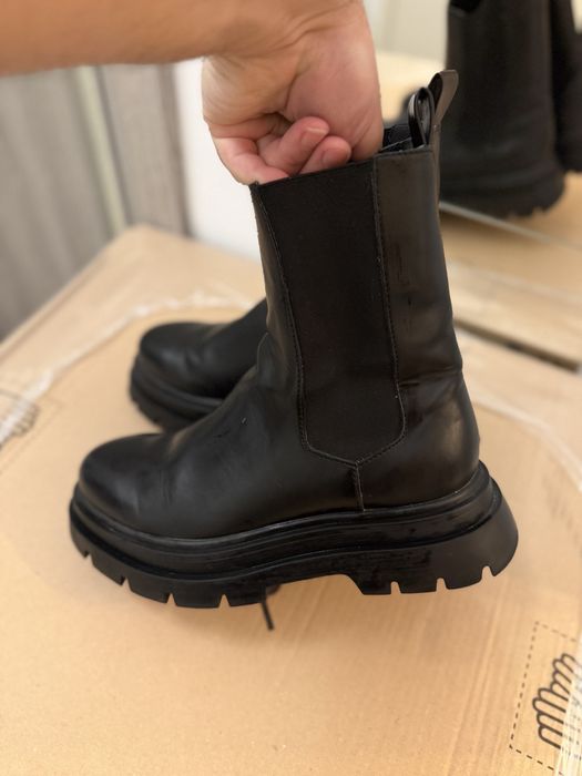 Pull&Bear cizme inalte cu platforma culoare negre marime 41 stare buna