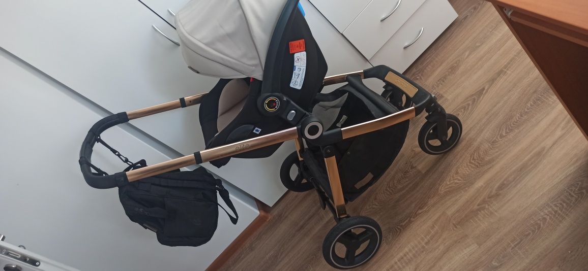 Бебешка количка Chipolino Elite 2023