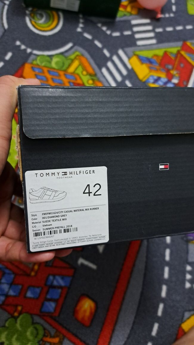 Adidasi Tommy Hilfiger piele întoarsă 43