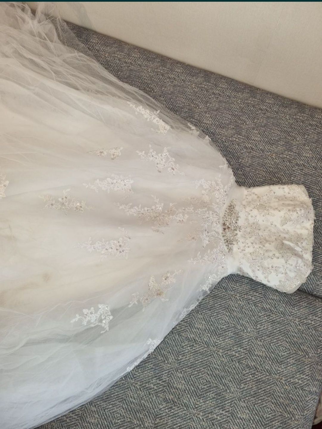 Свадебное платье белый и бальное платье айвори