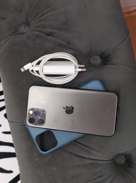 Vând iPhone 11 pro