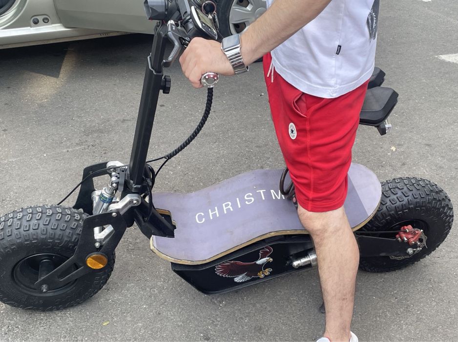Scuter electric/veloficero