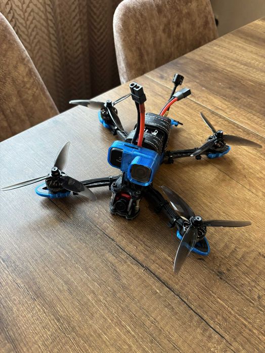 Продавам 5inch аналогов freestyle дрон.