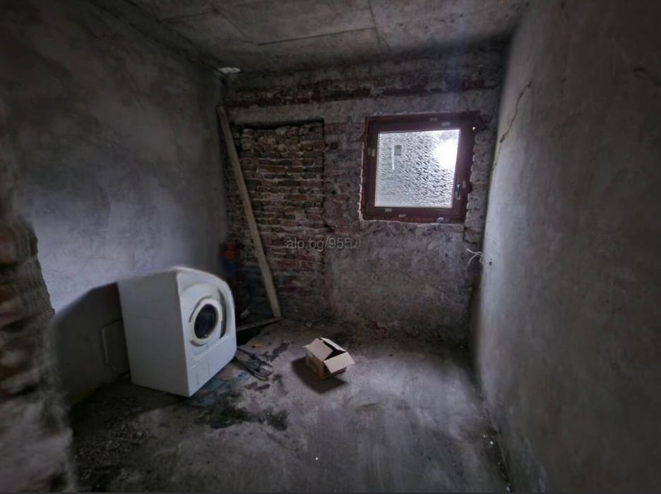 Двуетажна къща в кв. Марийно Димитровград