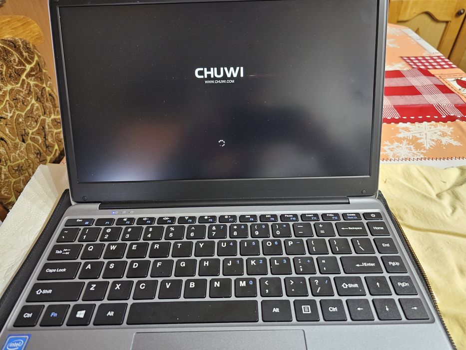 Laptop tester Chuwi HeroBook 14"