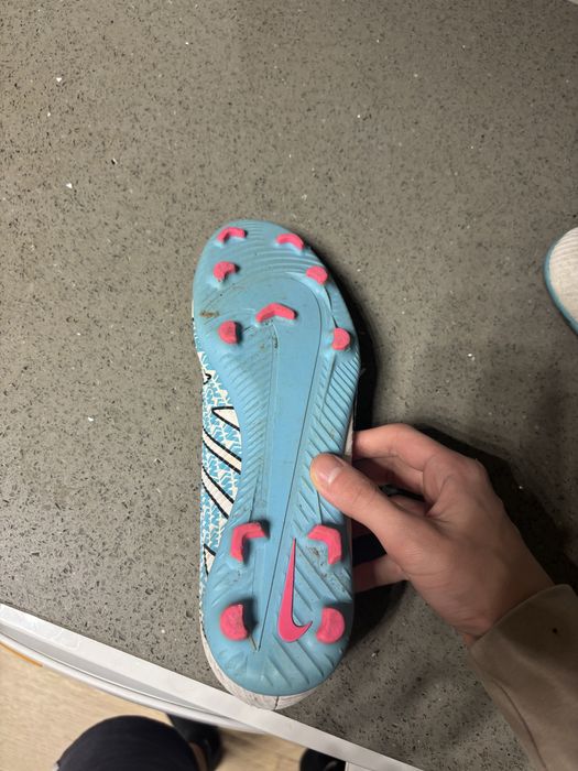 Футболни обувки nike 43 номер