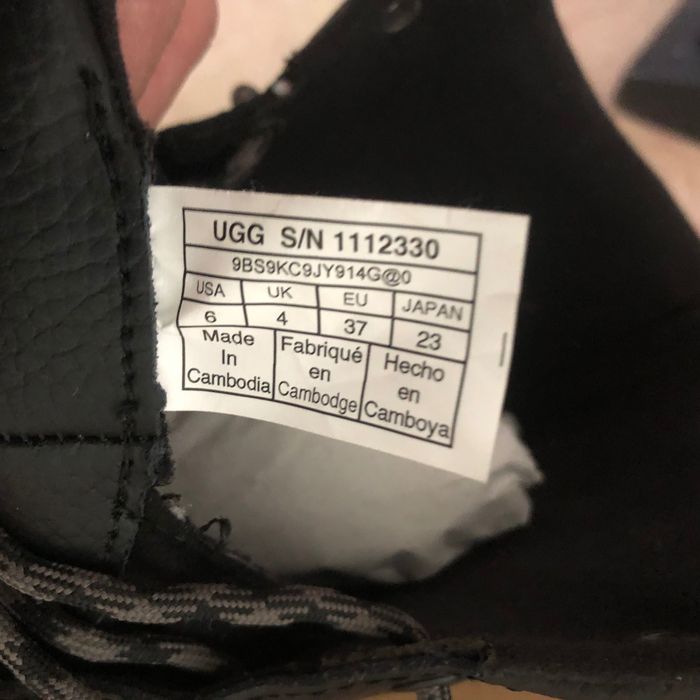 Bocanci UGG noi in cutie mărime 37 pentru femei