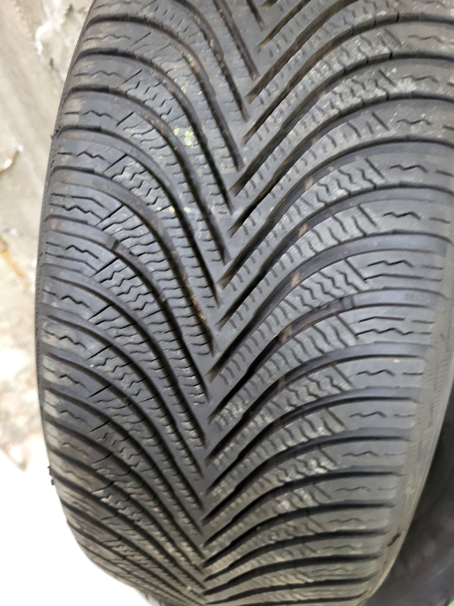 4 бр зимни 225/55/17 Michelin