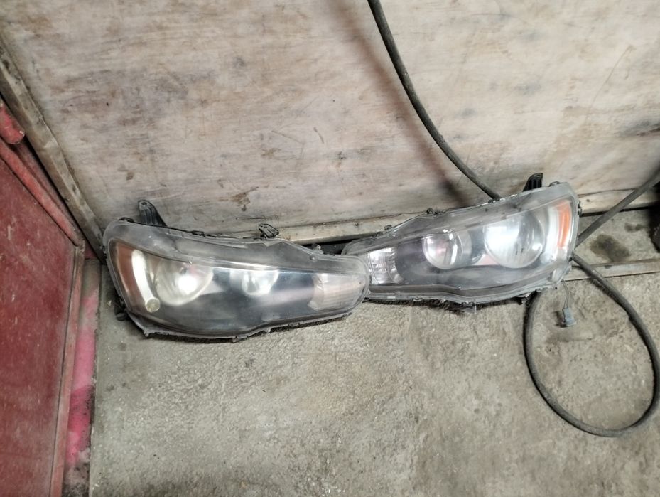 Продам фары от Лансер 10