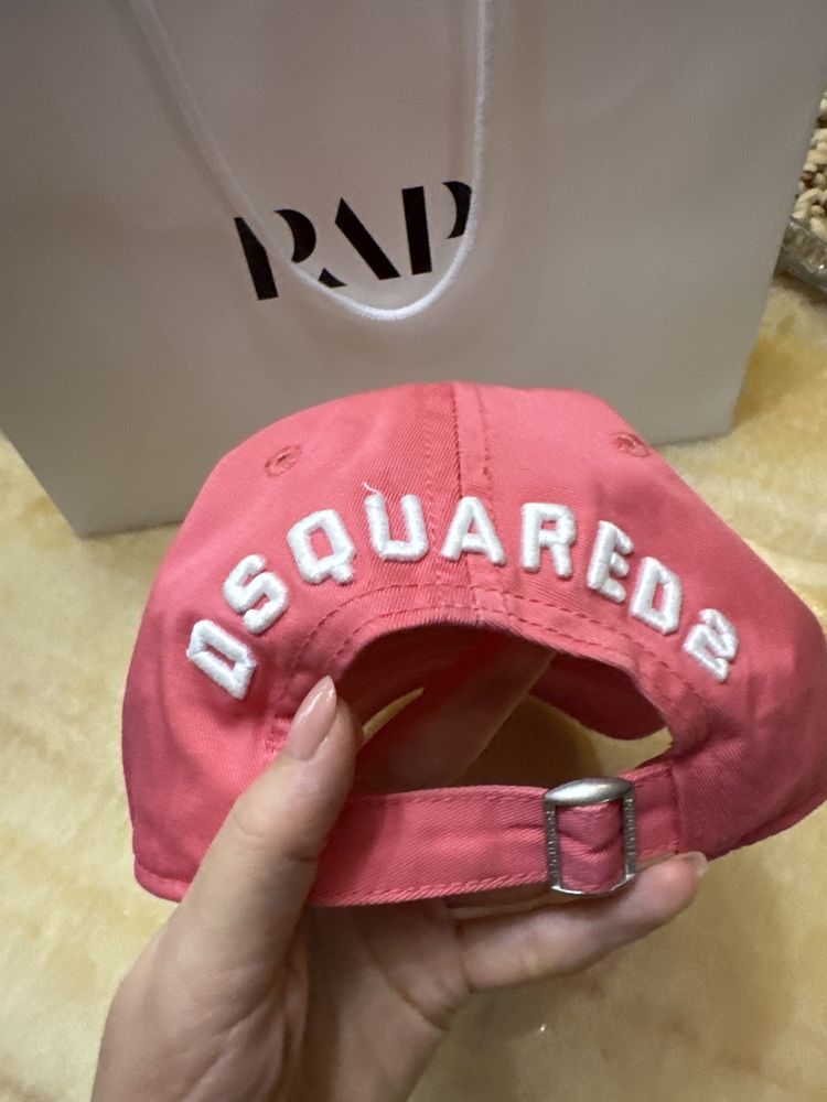 Оригинслна шапка Dsquared2