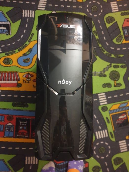 Carcasa PC ASUS.