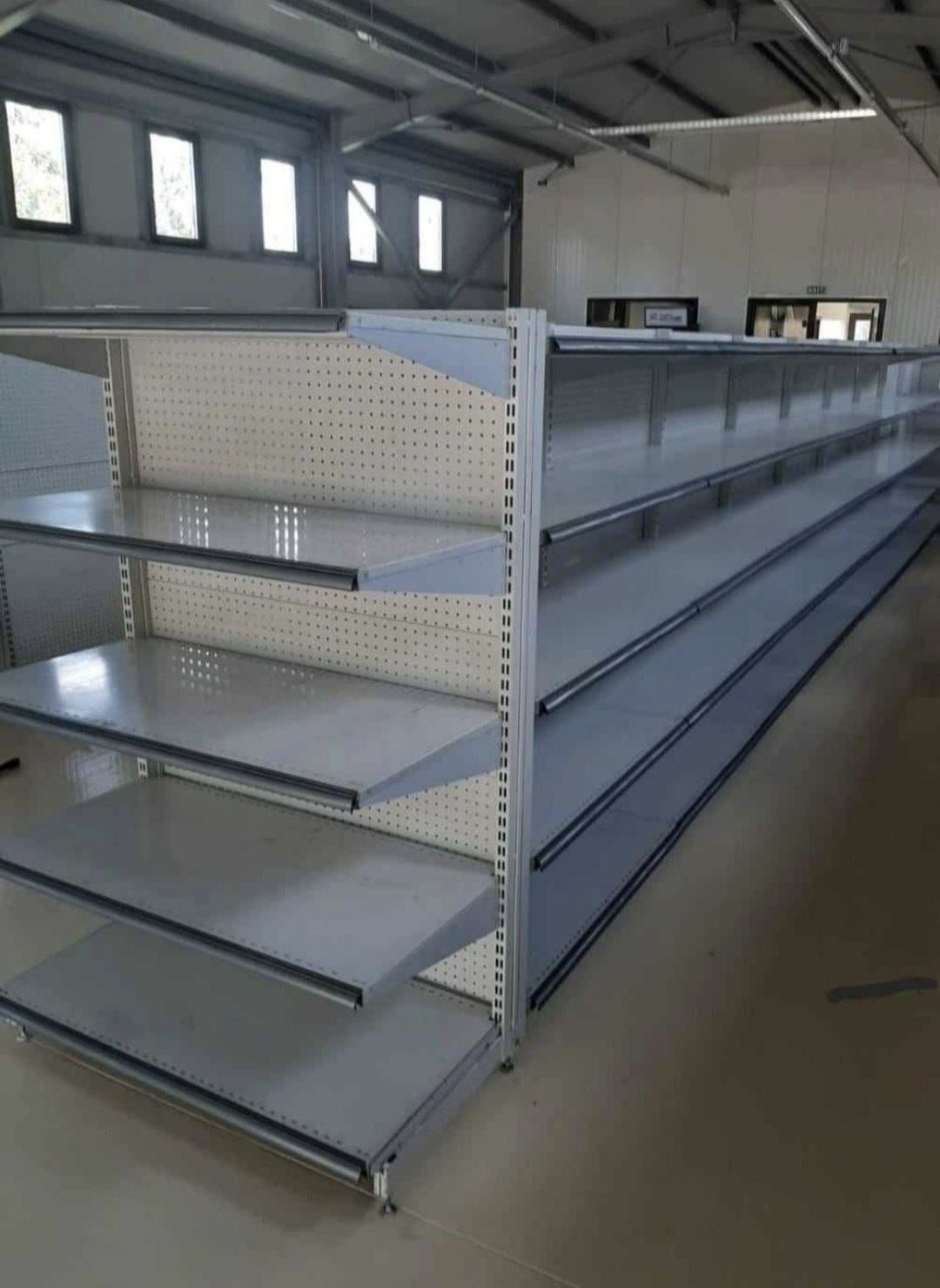 Vând rafturi metalice