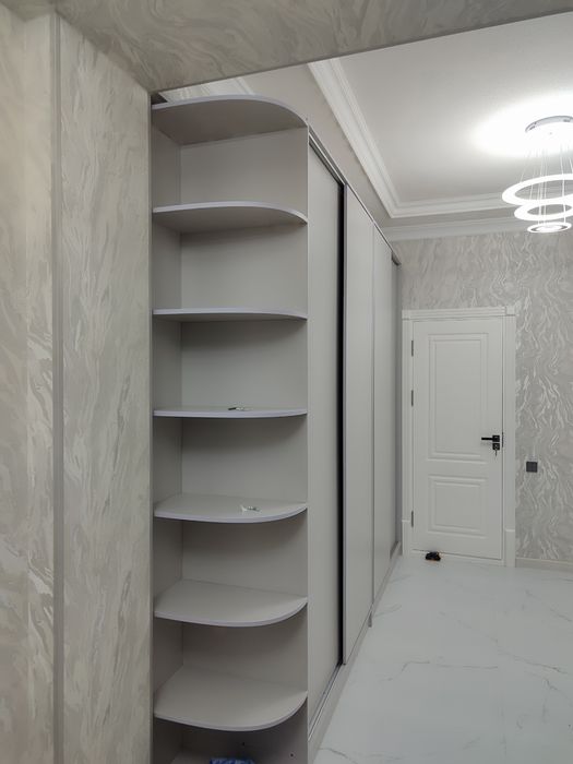 Шкафы и прихожки