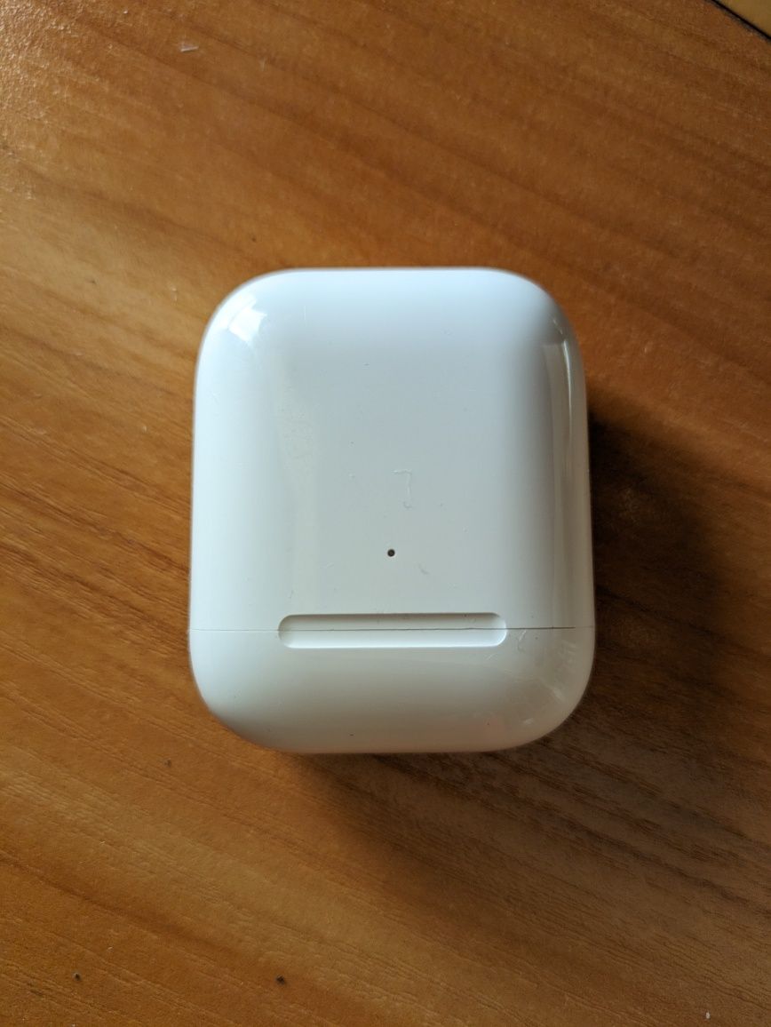 Продам наушники airpods 2