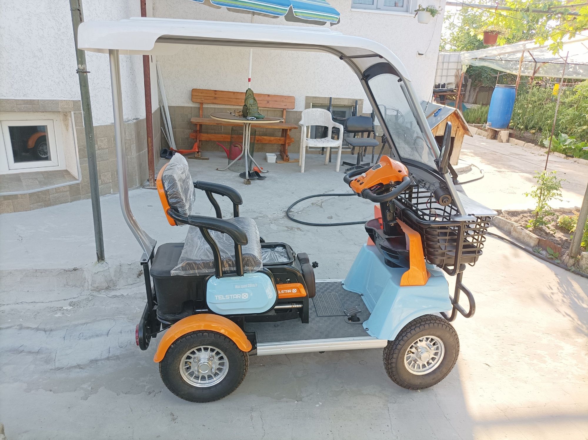 Електрическа четириколка Luxor 1500W 23Ah триместна 2+1 с покрив

Двиг