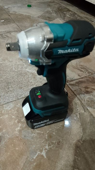 Impact înșurubat Makita DTW285