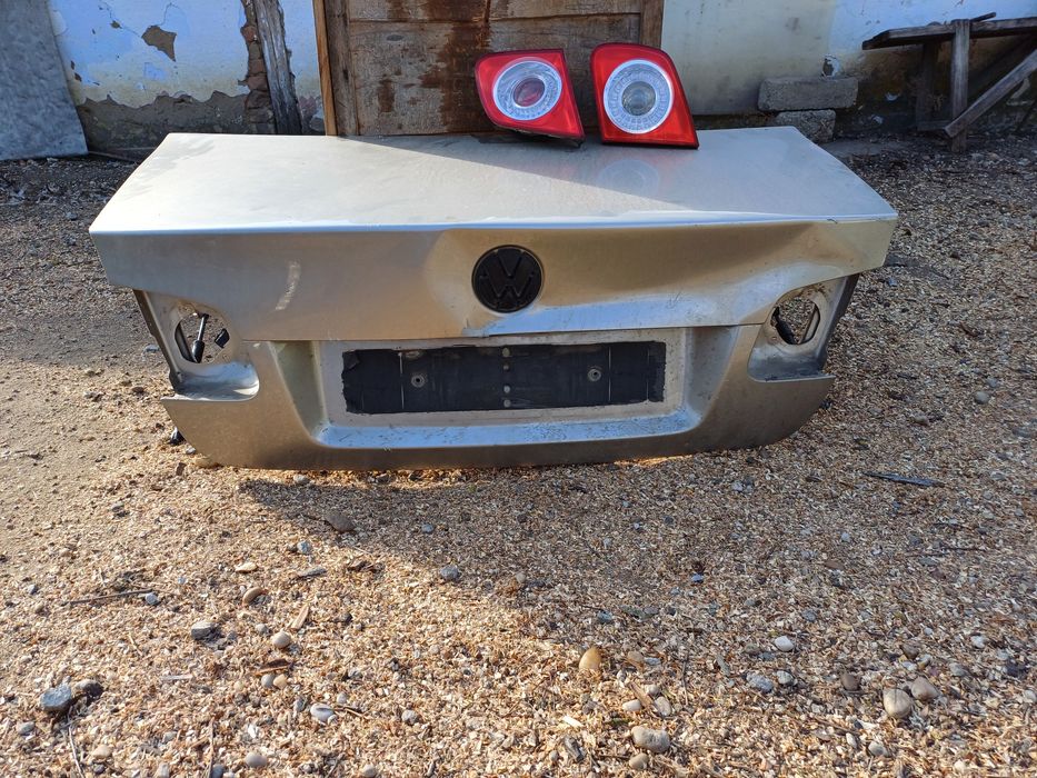 Capotă spate wv jetta +bara