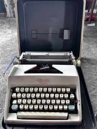 Vând mașina de scris Opymplia Monica