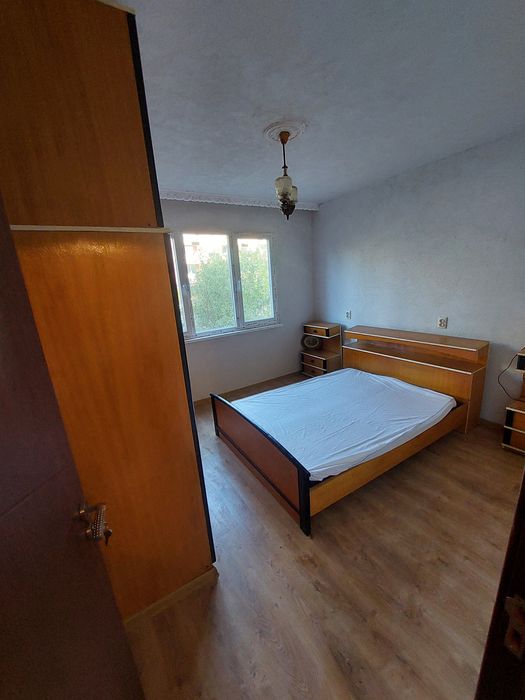 Отдава се под наем апартамент в кв. Еленово от собственик 84кв