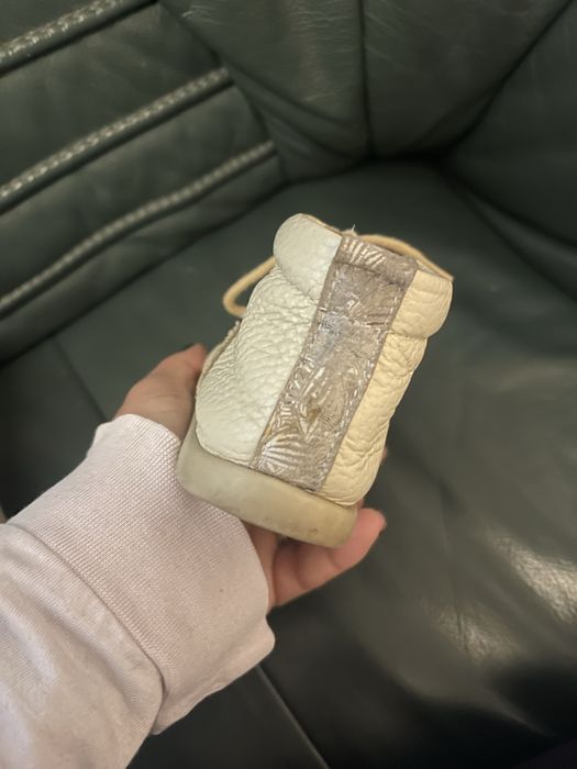 Ghete scurte de piele ( nu sunt imblaniti ) marca Arianna