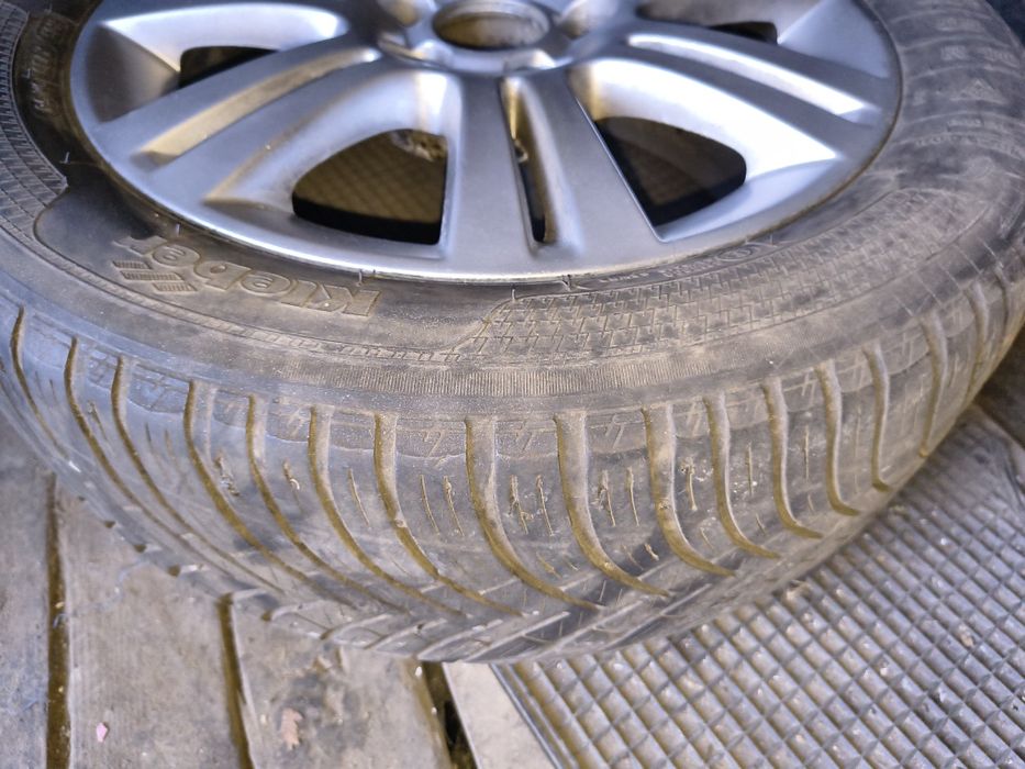 2 jante cu cauciucuri și 2 fără R16 Opel