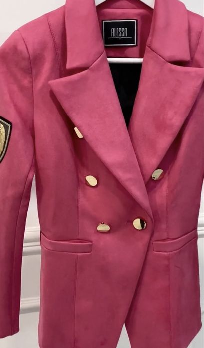 Сако алесса размер С, подходящо за вечерите и придстоящия есенен сезон