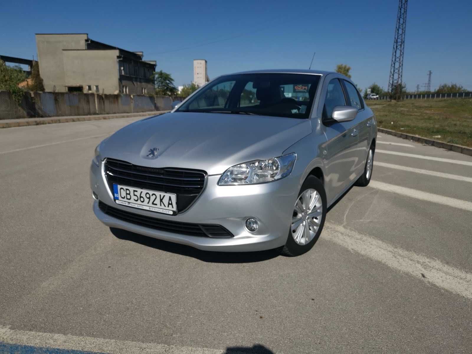 Продавам Пежо 301