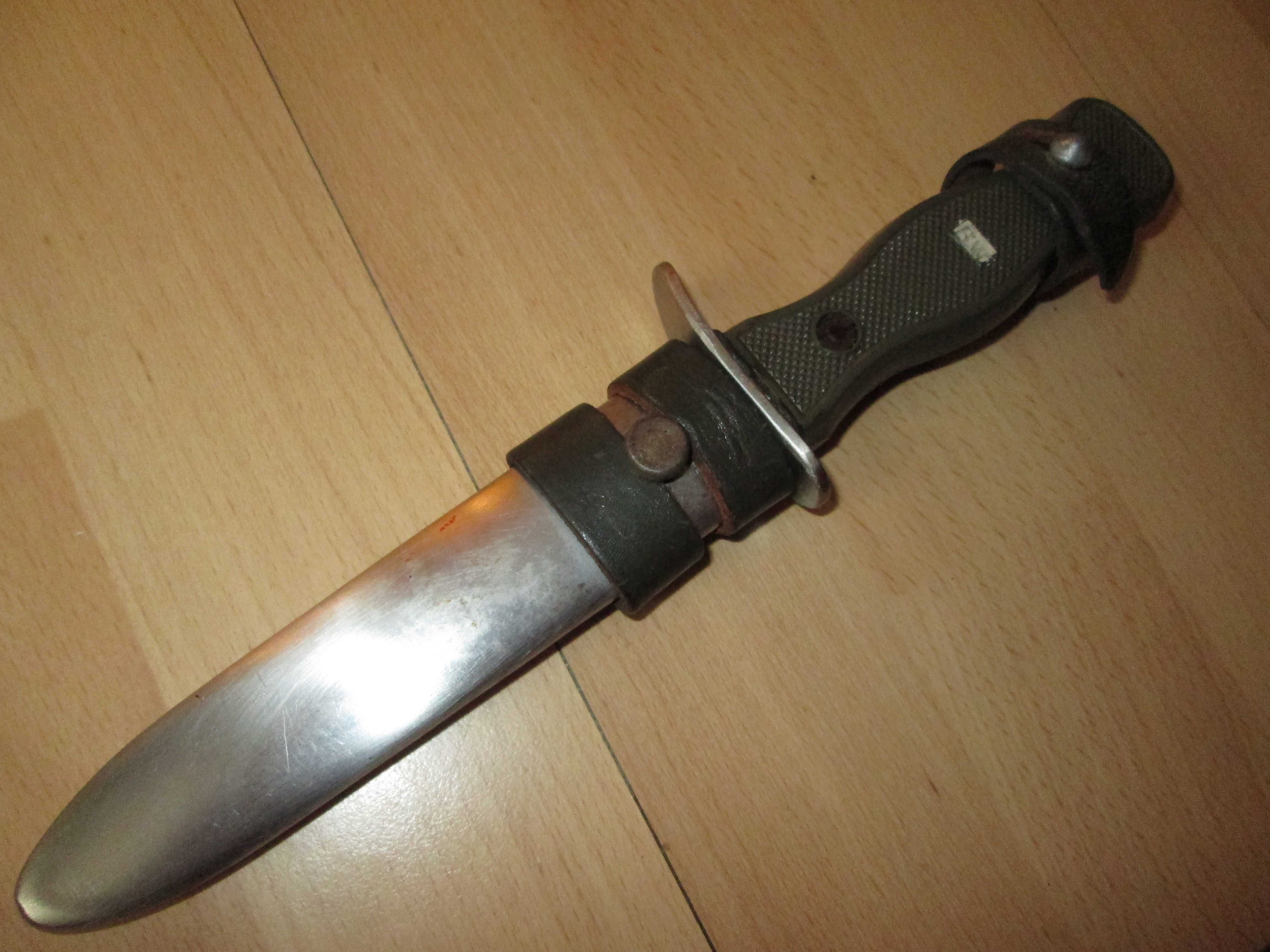 Немски  Боен Нож  1970те HSK70