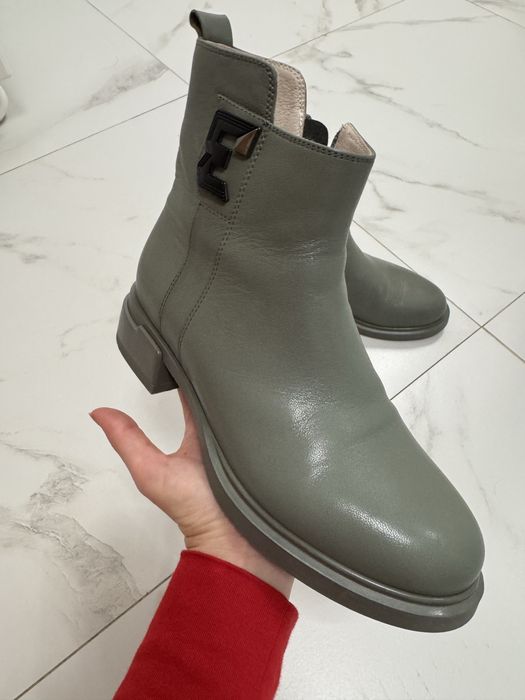 Ghete din piele naturala Kaki