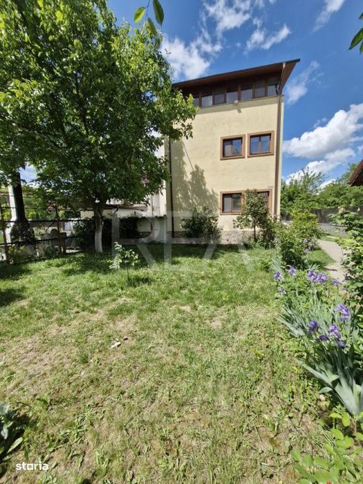 Vilă Cu 7 Camere De Vanzare In Zona Nicolae Grigorescu La Prețul D