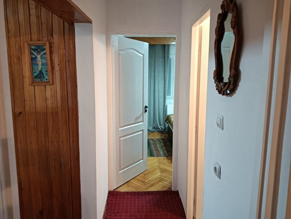 Închiriez apartament 2 camere decomandat in Stefan cel Mare 26o euro