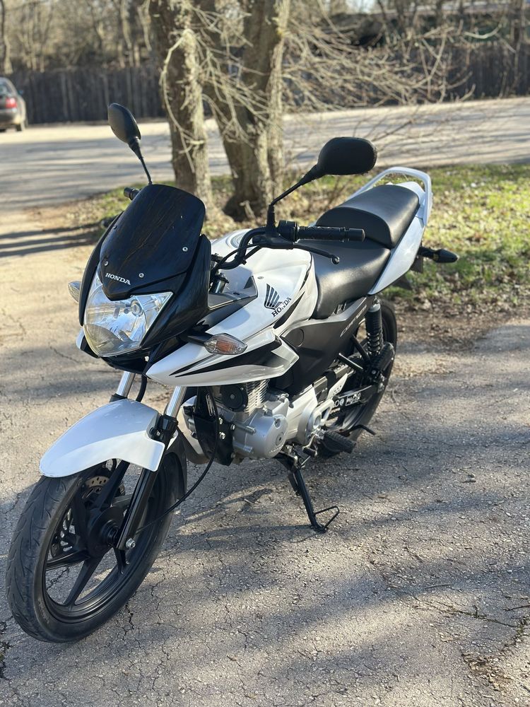 Honda CBF 125.