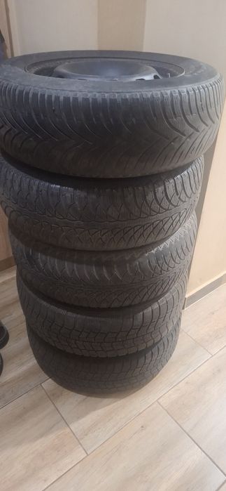 Vand jante de tabla r15 cu tot cu cauciucuri