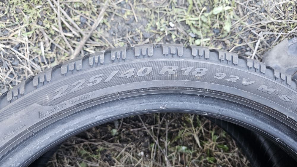 2бр гуми 225 40 18 дот 23 пирели
