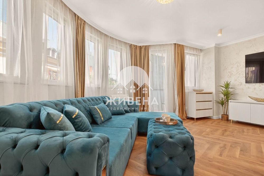 Дава се под наем Тристаен апартамент в Варна, Център - 99 кв.м за 1650 € - Снимка #2