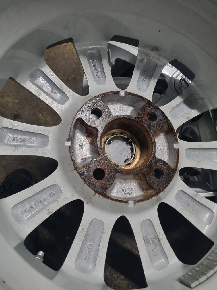 Jante R15 Aliaj 4x114.3 originale Nissan NV 200 / 5.5J ET 46 CB 66.1
