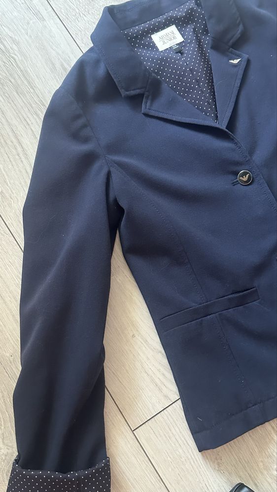 Школьная форма:Пиджак Armani Junior на девочку 8-10 лет