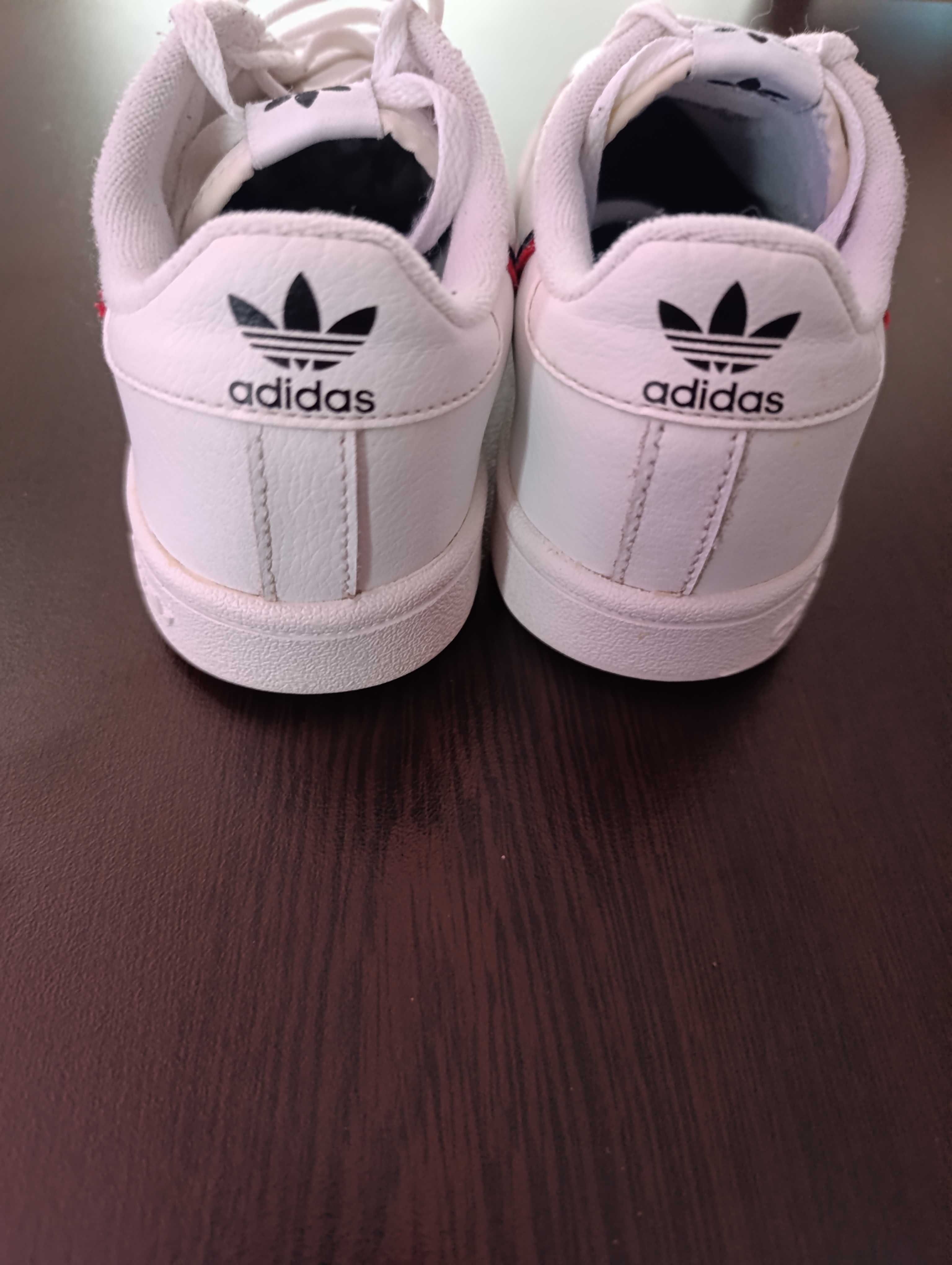Оригинални маратонки Adidas, р-р 35 (стелка 22 см