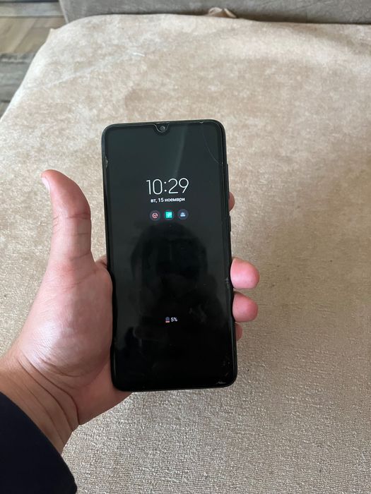 Телефон Samsung A70